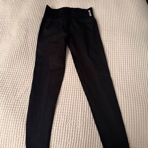 DFYNE Dynamic Leggings in Midnight Black